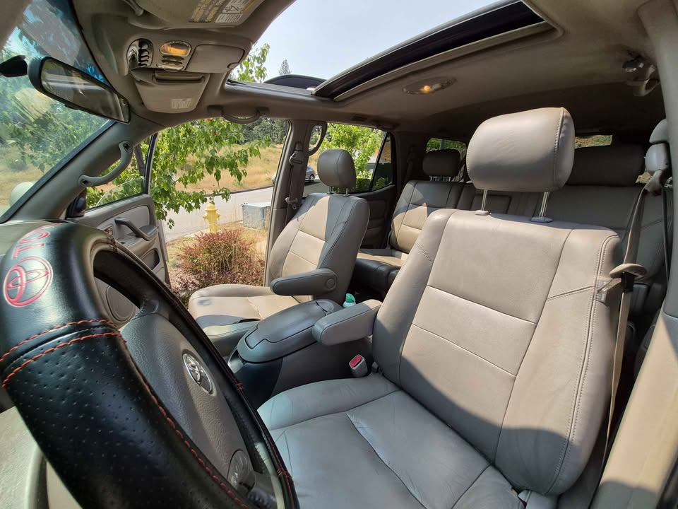 2006 Toyota Sequoia · SR5 Sport Utility 4D in Nevada City, CA (photo 7) — photo 7