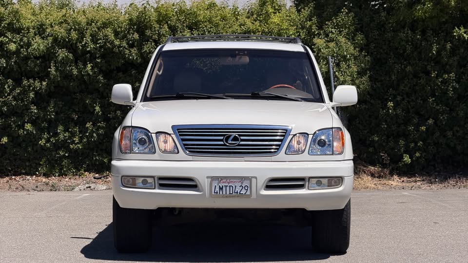 2000 Lexus LX · LX 470 Sport Utility 4D in Pleasanton, CA (photo 2) — photo 2