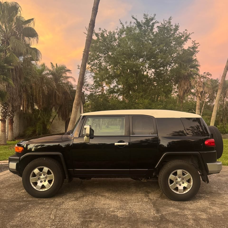 2007 Toyota FJ Cruiser · Sport Utility 2D in Tampa, FL (photo 4) — photo 4