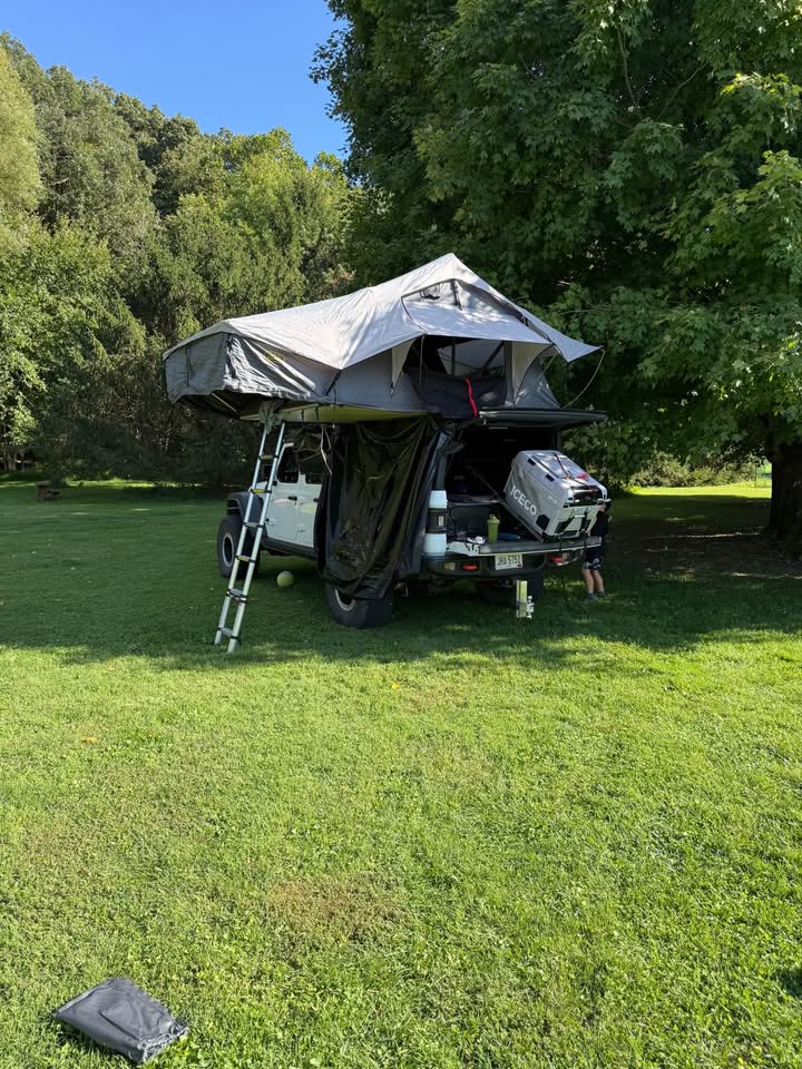 Smittybilt XL soft shell roof top tent in Newark, OH (photo 7) — photo 7