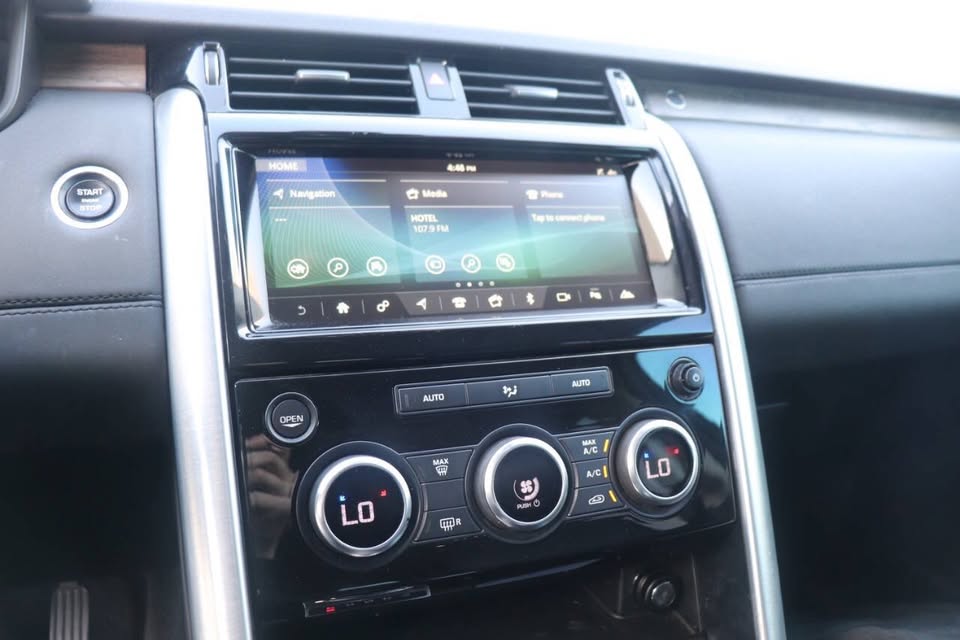 2018 Land Rover Discovery in Tempe, AZ (photo 12) — photo 12