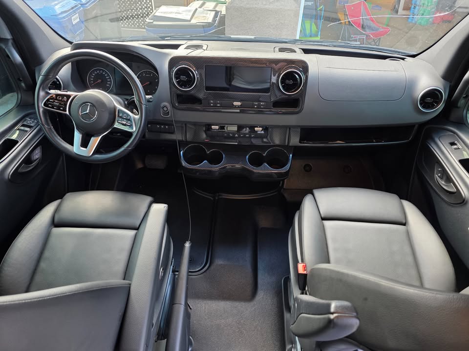 2022 Winnebago revel 4x4 diesel in Montgomery, TX (photo 6) — photo 6