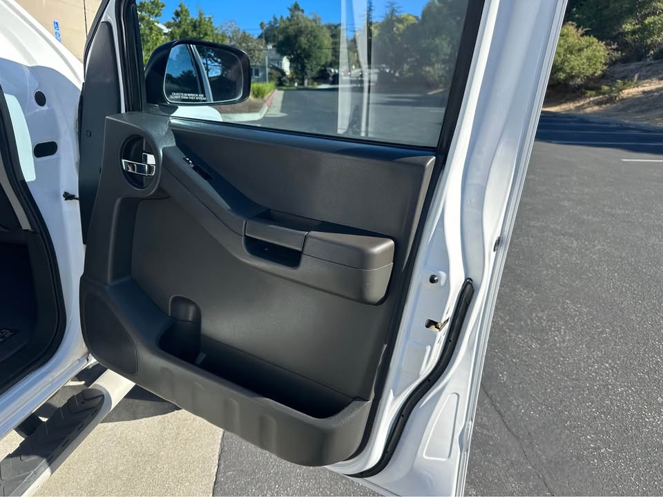 2011 Nissan Xterra PRO-4X Sport Utility 4D in San Mateo, CA (photo 12) — photo 12