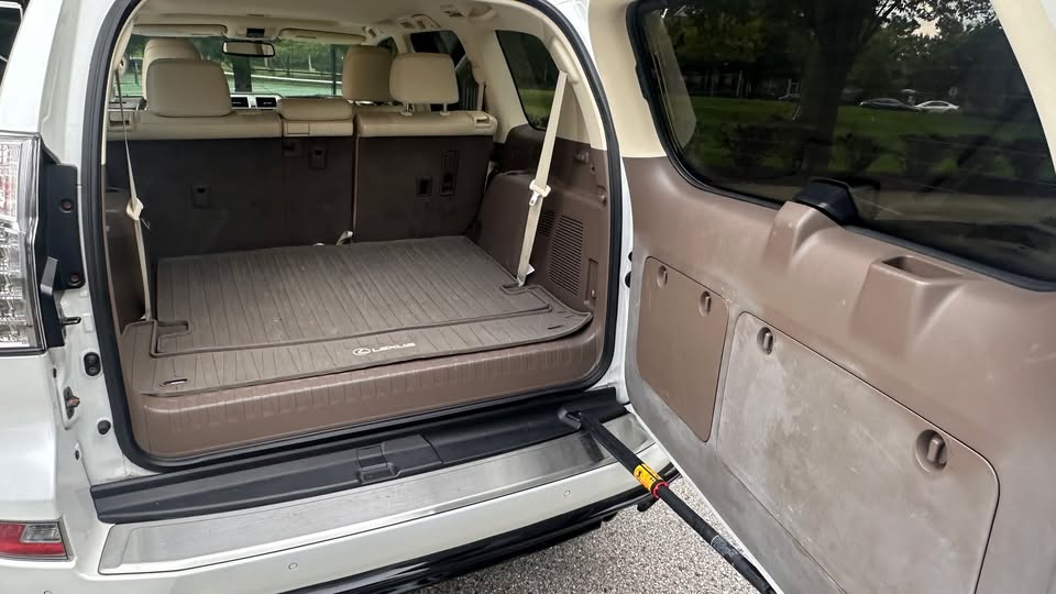 2018 Lexus GX460 in Crofton, MD (photo 8) — photo 8