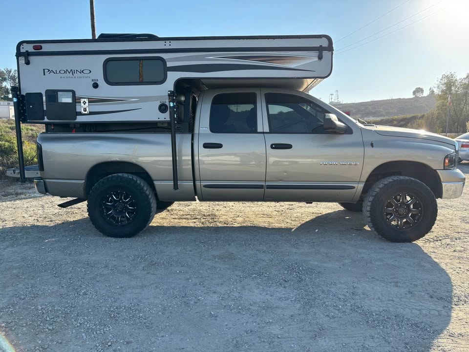 2017 Palomino SS-500 truck bed camper in Camp Pendleton Marine Corps Base, CA (photo 2) — photo 2