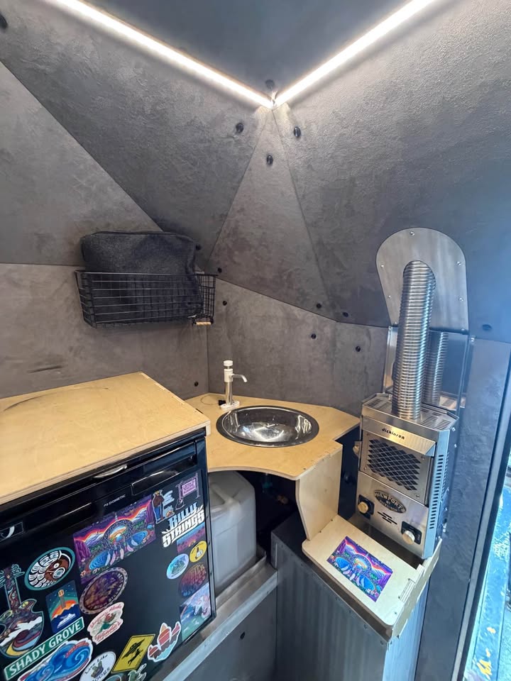 Kimbo camper for sale with lots of options (photo 2) — photo 2
