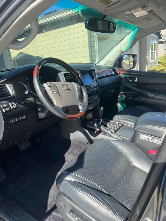 2014 Lexus LX · LX 570 Sport Utility 4D — photo 3