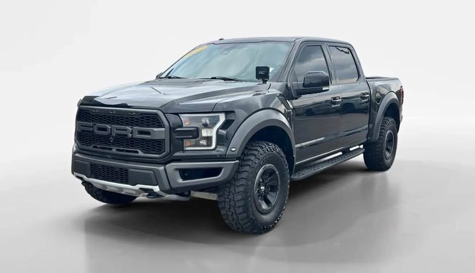 2017 Ford F-150 · Raptor Pickup 4D 5 1/2 ft (photo 1) — photo 1