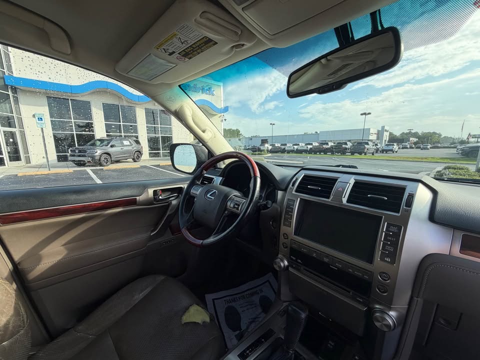 2011 Lexus GX · GX 460 Luxury Sport Utility 4D (photo 5) — photo 5