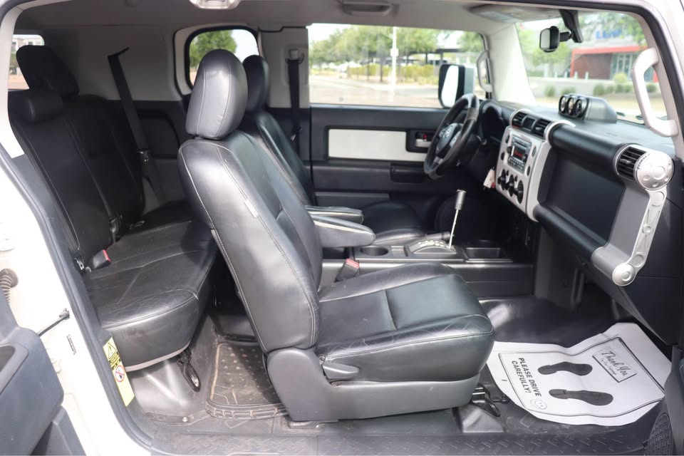 2011 Toyota FJ Cruiser in Tempe, AZ (photo 9) — photo 9