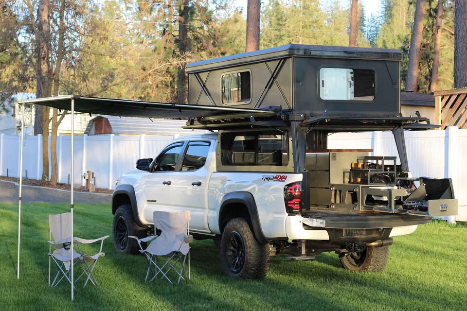 2023 Toyota Tacoma Double Cab · TRD Off-Road Pickup 4D 6 ft (photo 11) — photo 11