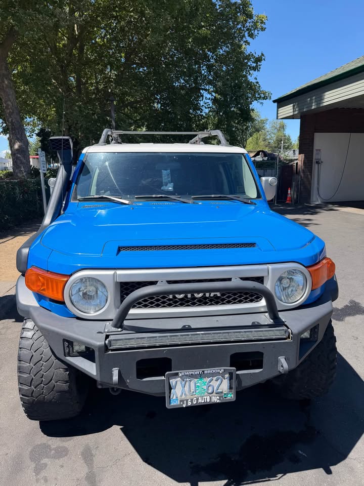 2007 Toyota FJ Cruiser · Sport Utility 2D in Beaverton, OR (photo 3)