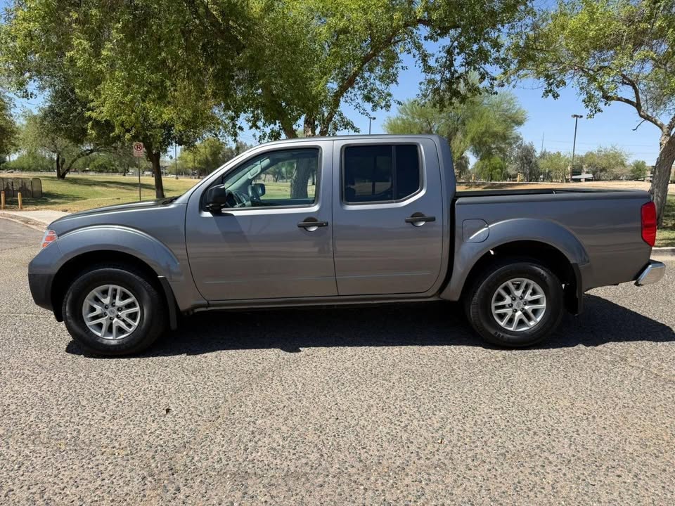 2019 Nissan Frontier Crew Cab SV Pickup 4D 5 ft in Phoenix, AZ (photo 4)