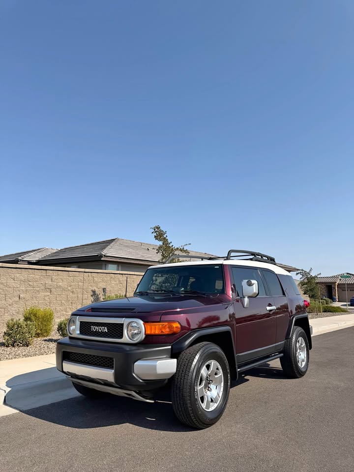 2007 Toyota FJ Cruiser · Sport Utility 2D in Goodyear, AZ (photo 1) — photo 1