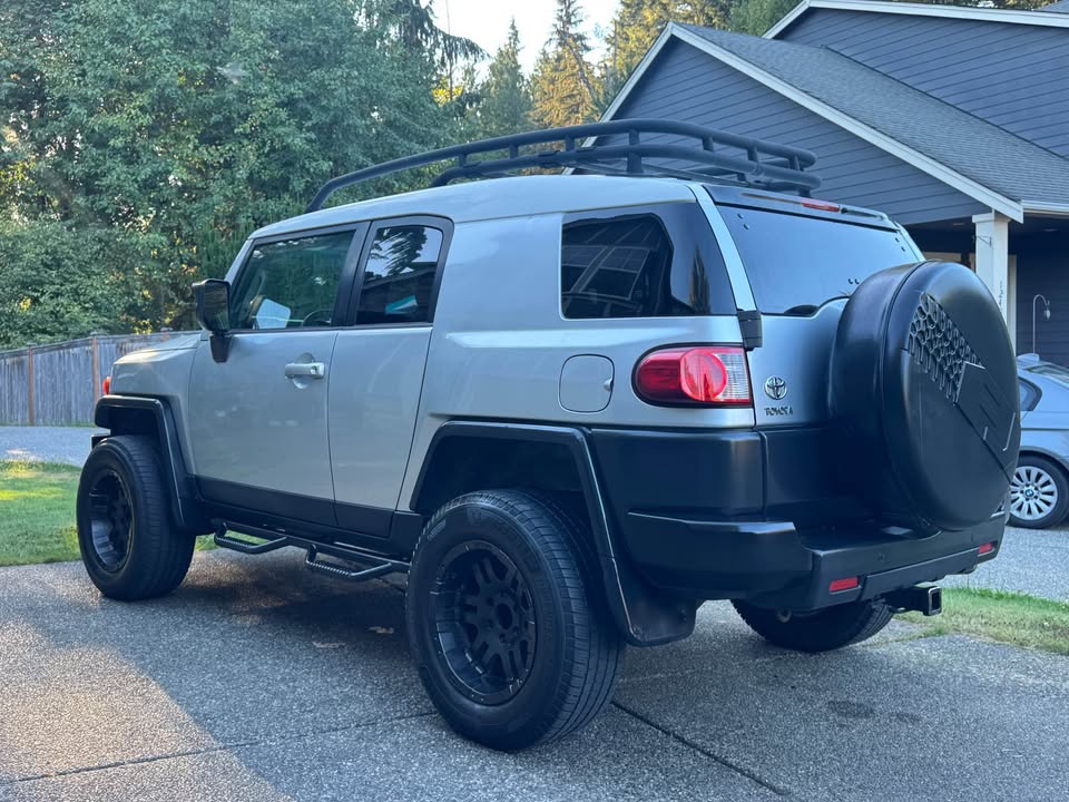 2007 Toyota FJ Cruiser · Sport Utility 2D in Lake Stevens, WA (photo 5) — photo 5