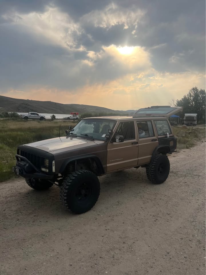 2000 Jeep Cherokee · Sport 4D in Englewood, CO (photo 4) — photo 4