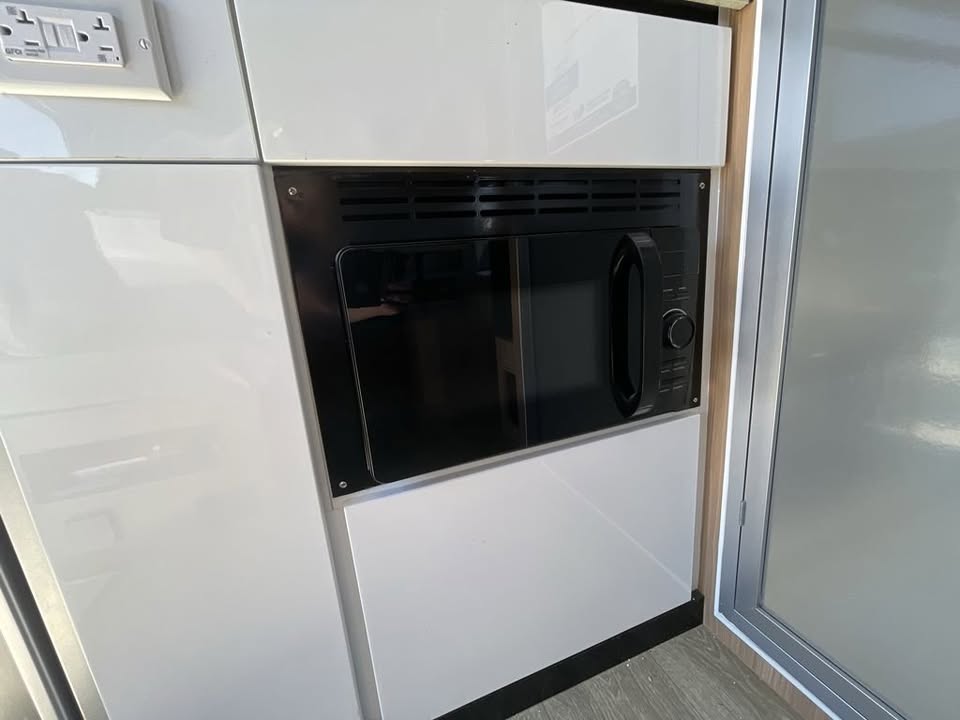 2022 Black Series Camper HQ12 in Seguin, TX (photo 11) — photo 11