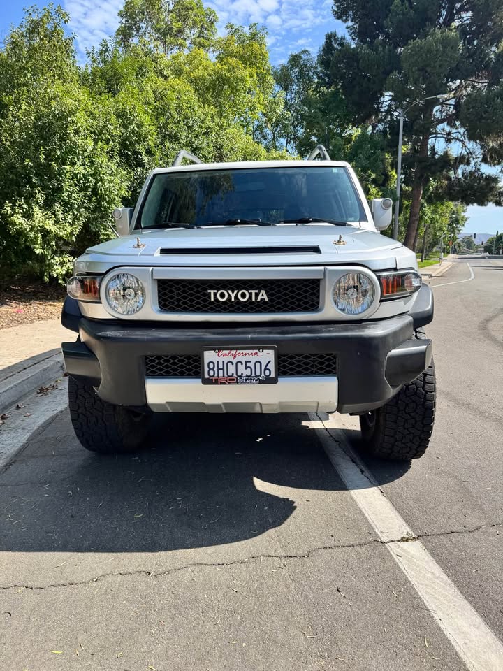 2007 Toyota FJ Cruiser · Sport Utility 2D in Irvine, CA (photo 4) — photo 4