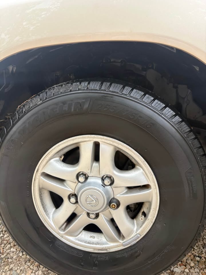 2000 Lexus LX · LX 470 Sport Utility 4D in Nampa, ID (photo 4) — photo 4