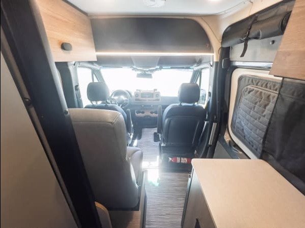 2025 Winnebago REVEL BMB44E in West Sacramento, CA (photo 3)
