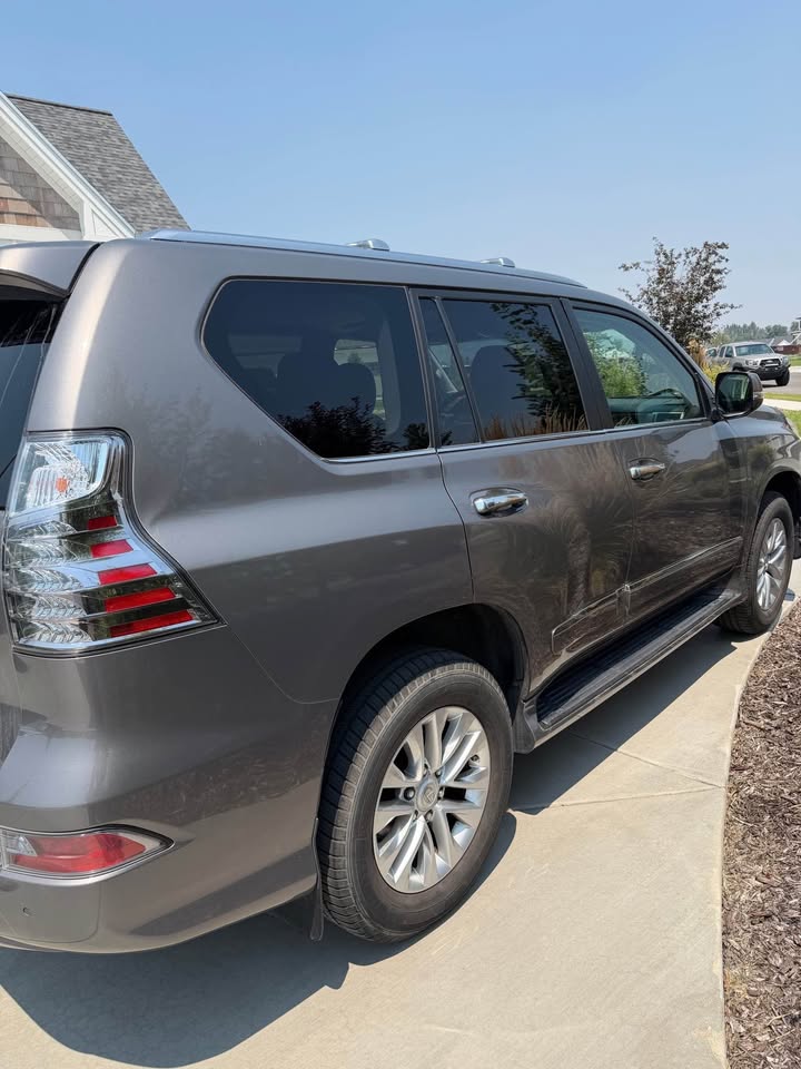 2014 Lexus GX · GX 460 Sport Utility 4D (photo 3) — photo 3