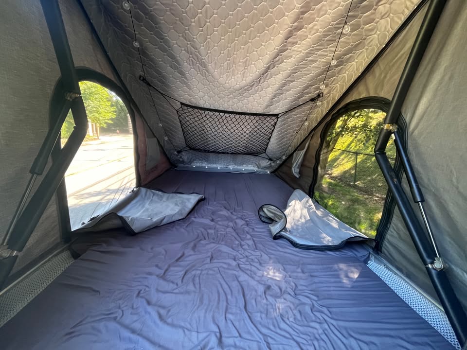 Roofnest Sparrow Eye 2018 rooftop tent in Pittsburgh, PA (photo 3) — photo 3
