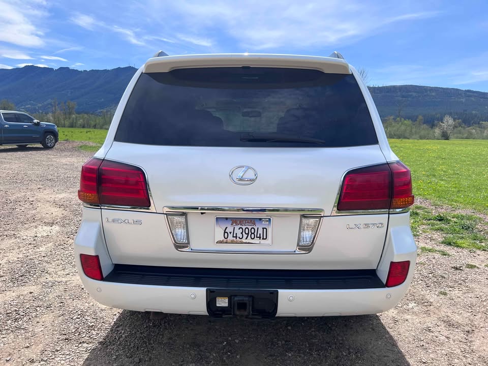 2010 Lexus LX · LX 570 Sport Utility 4D in Snoqualmie, WA (photo 4) — photo 4