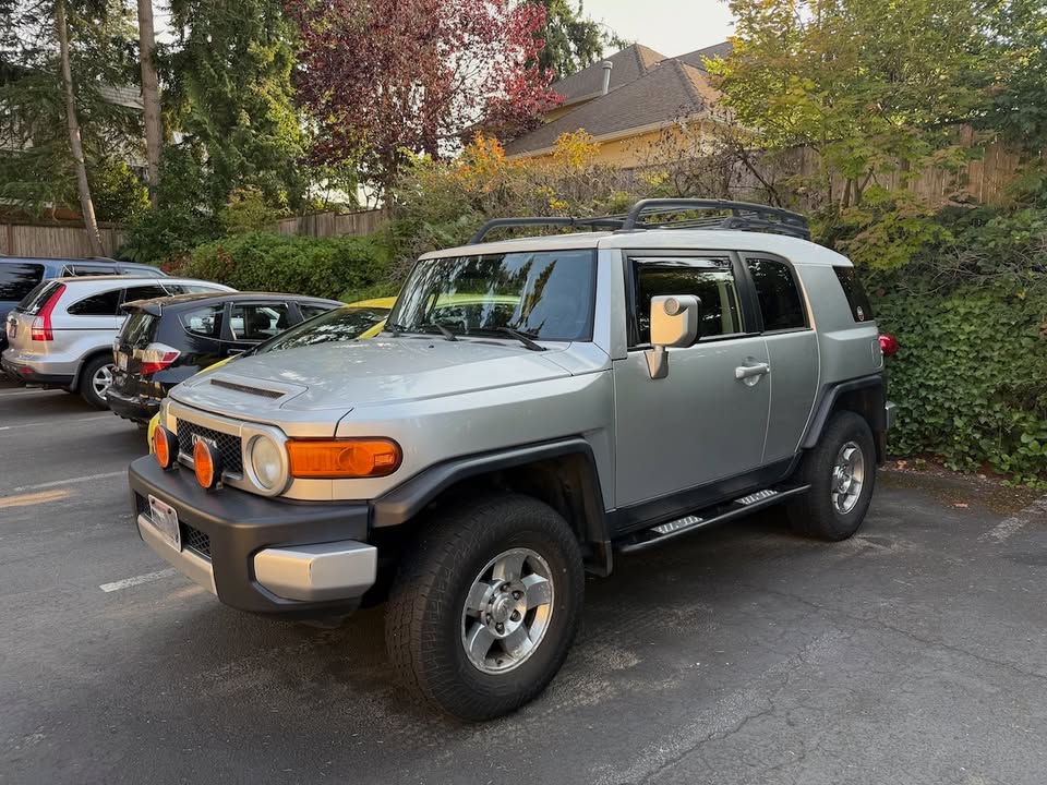 2008 Toyota FJ Cruiser Sport Utility 2D (photo 3) — photo 3