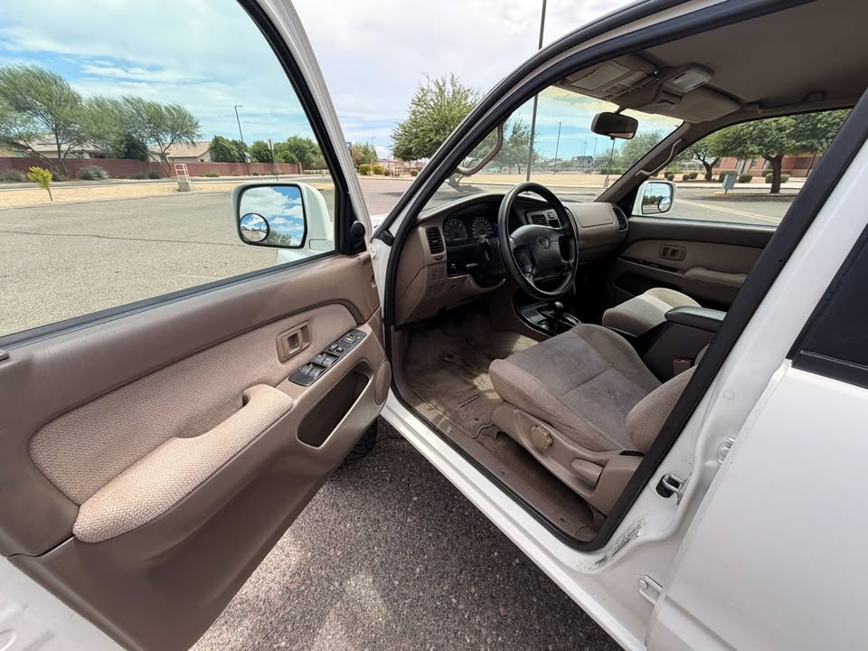 1999 Toyota 4runner sr5 4x4 in Surprise, AZ (photo 10)