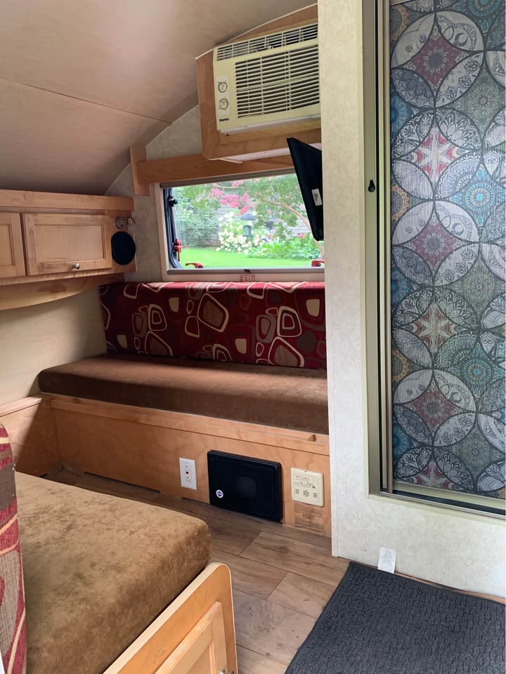 2017 CS-S Series T@B by nuCamp 320 Teardrop Camper in Heathsville, VA (photo 7) — photo 7