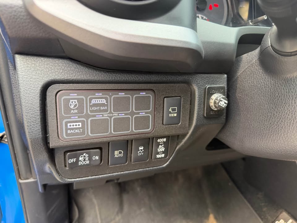 2020 Toyota Tacoma Double Cab · TRD Off-Road Pickup 4D 5 ft (photo 6) — photo 6
