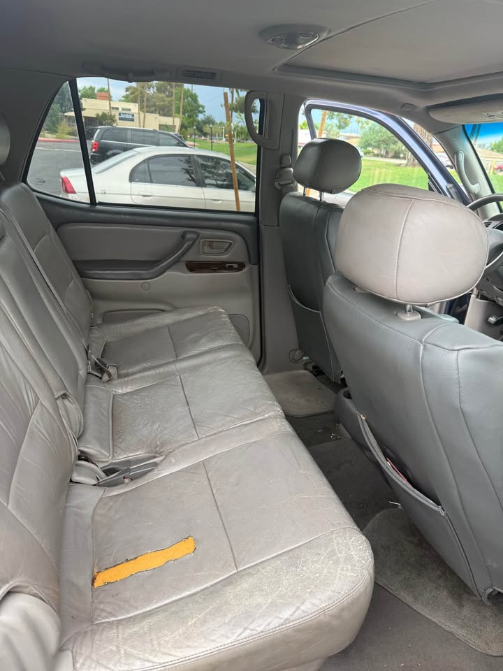 2004 Toyota Sequoia · SR5 Sport Utility 4D in Scottsdale, AZ (photo 9)