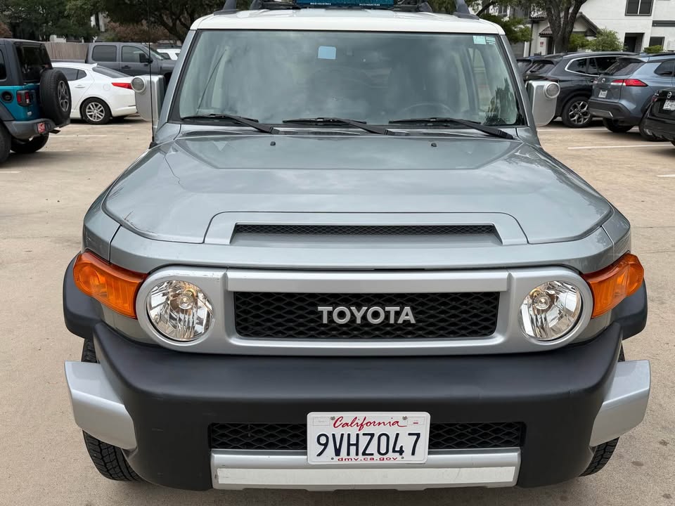 2012 Toyota FJ Cruiser · Sport Utility 2D in Austin, TX (photo 5) — photo 5