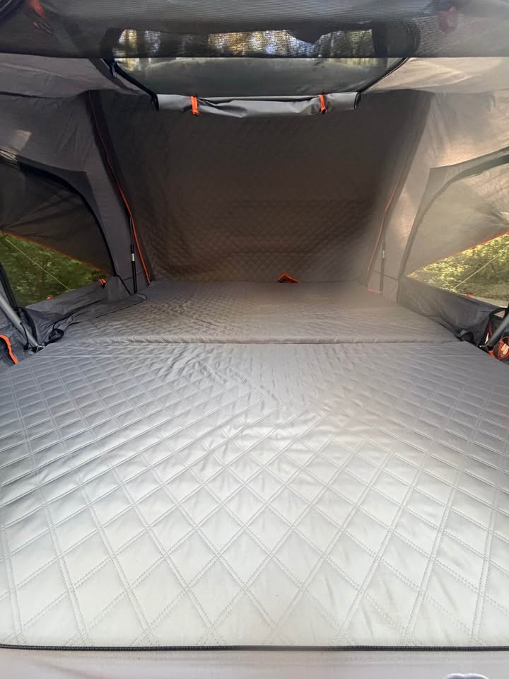 Upgrade Your Family Adventures: First-Gen Roofnest Condor XL Rooftop Tent in Livermore, CA (photo 10)