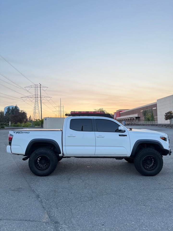 2017 Toyota Tacoma Double Cab · TRD PRO in Federal Way, WA (photo 8) — photo 8
