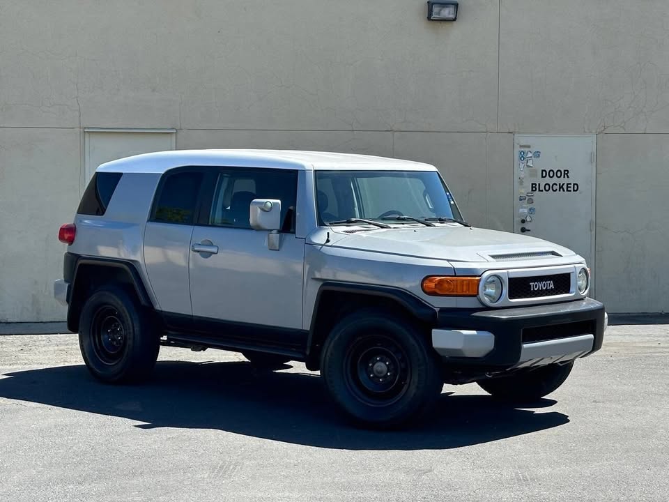 2008 Toyota FJ Cruiser (photo 2) — photo 2
