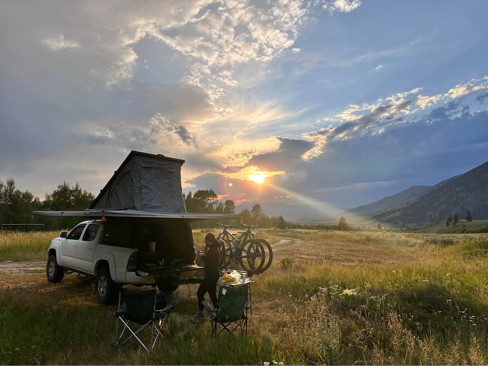 Super Pacific X1 Camper for Tacoma, short bed 5ft with Extras in Denver, CO (photo 6)