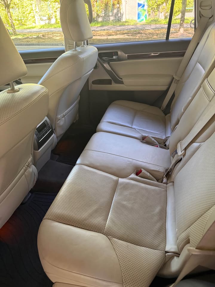 2013 Lexus GX · GX 460 Premium Sport Utility 4D in Seattle, WA (photo 6) — photo 6