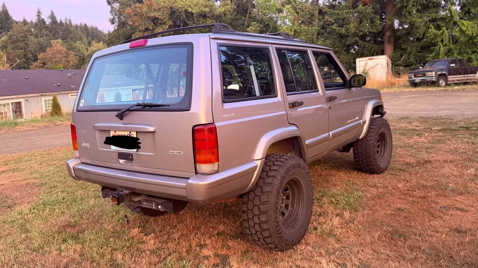 2000 Jeep Cherokee XJ 4x4 - Lifted in Kalama, WA (photo 8)
