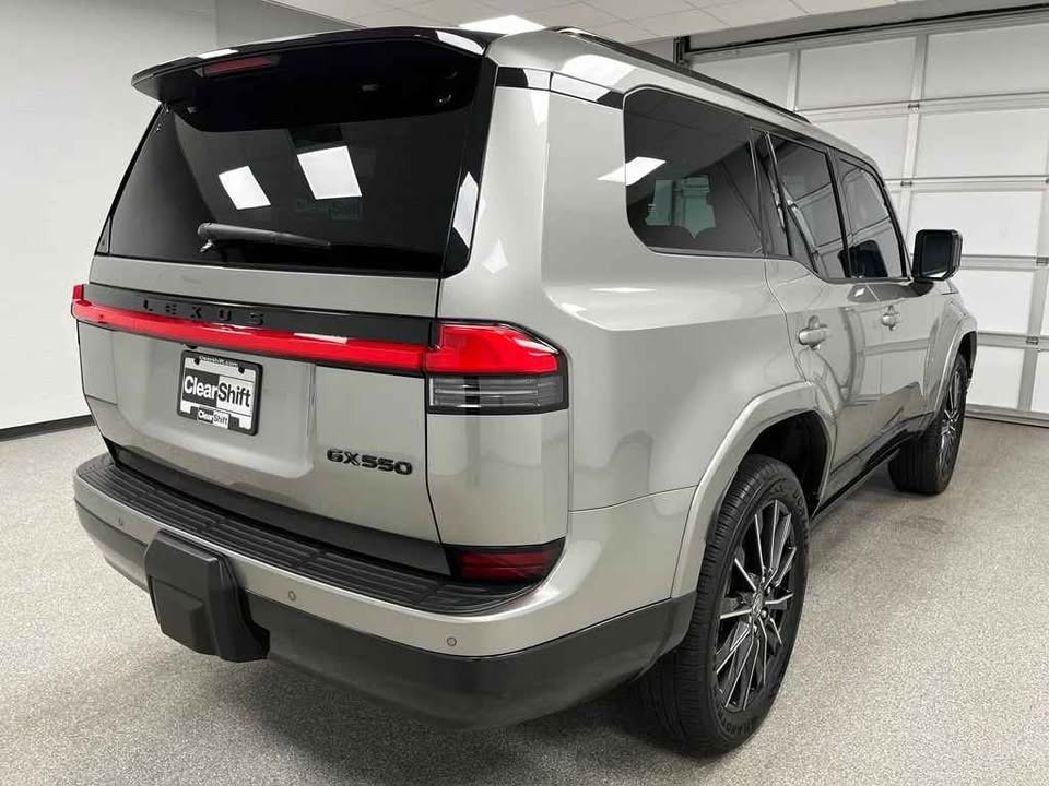2025 Lexus GX (photo 5) — photo 5