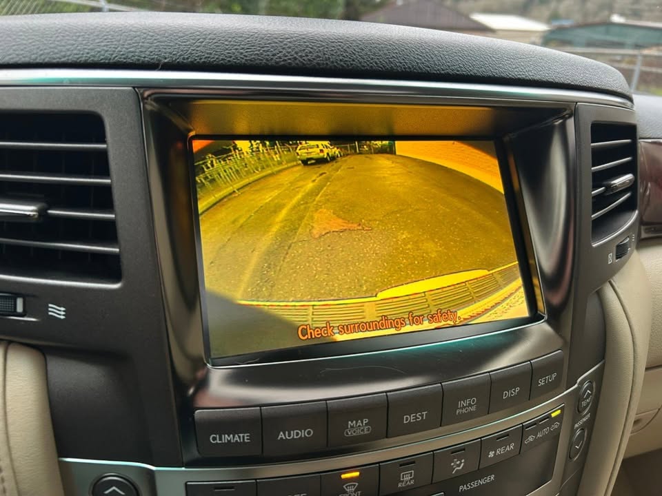 2010 Lexus LX 570 Sport Utility in Kirkland, WA (photo 10)