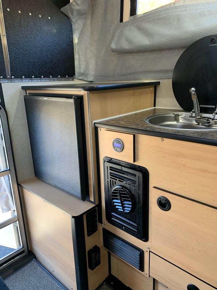2021 Four Wheel Camper Swift in Yuma, AZ (photo 5)