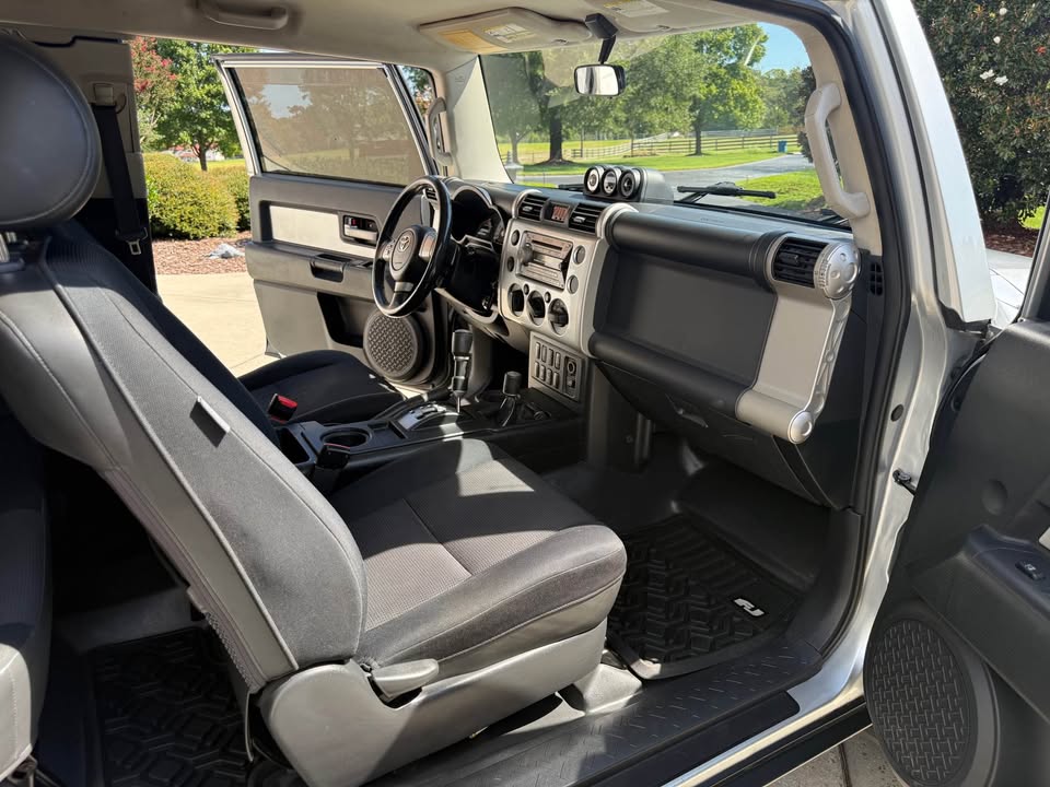 07 Toyota FJ 4x4 Automatic in Graham, NC (photo 7) — photo 7