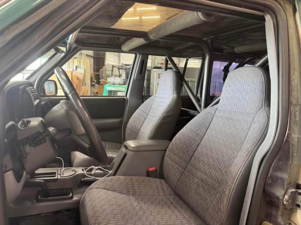 2000 Jeep Cherokee · Limited Sport Utility 4D in Leavenworth, WA (photo 4) — photo 4