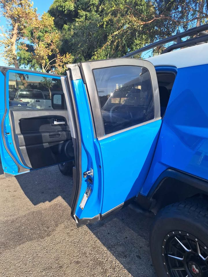 2007 Toyota FJ Cruiser · Sport Utility 2D in Downey, CA (photo 5) — photo 5