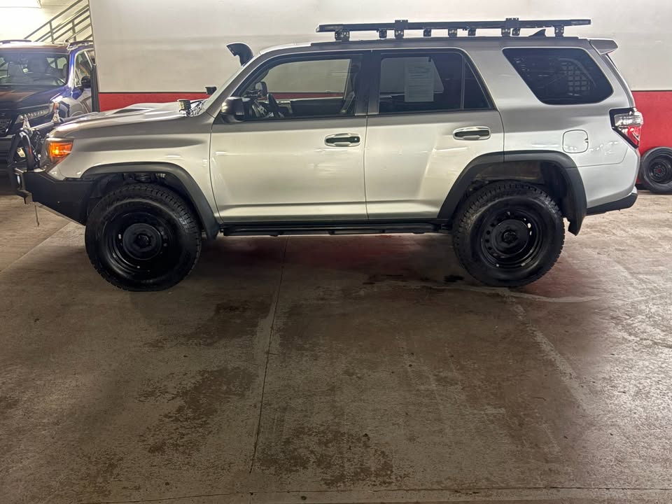 2010 Toyota 4runner in Eden Prairie, MN (photo 4) β photo 4