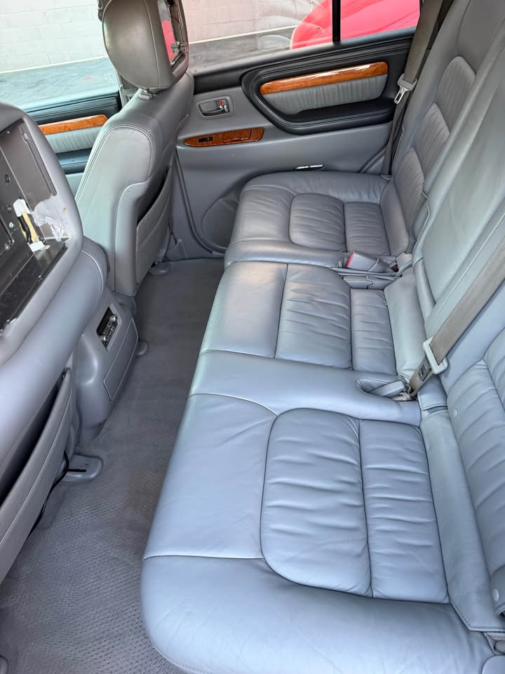 2006 Lexus LX · LX 470 Sport Utility 4D (photo 9) — photo 9