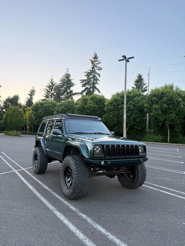 2001 Jeep Cherokee · Sport Utility 4D in Vancouver, WA (photo 2)