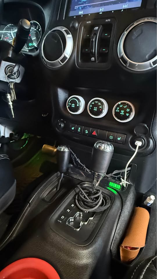 2013 Jeep Wrangler · Unlimited Sahara Sport Utility 4D in Commerce City, CO (photo 10) — photo 10