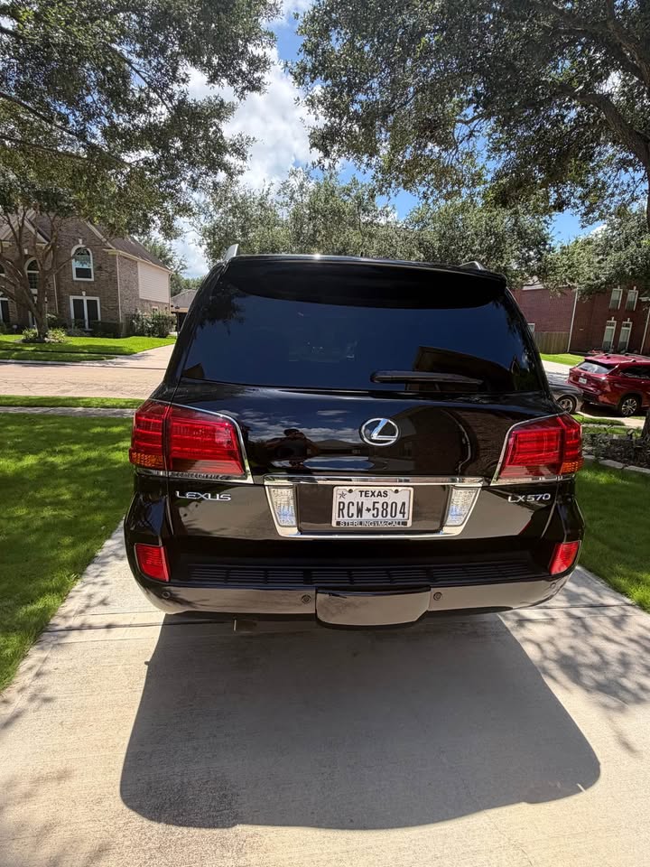 2010 Lexus LX · Lx570 in Sugar Land, TX (photo 5) — photo 5